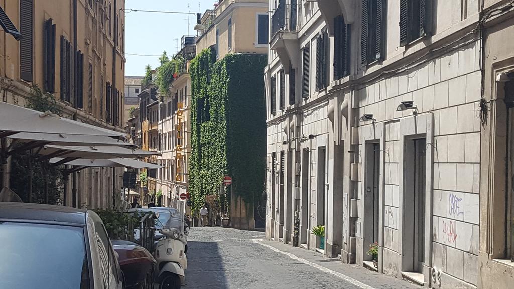 Una Finestra Su Monti Rome Luaran gambar
