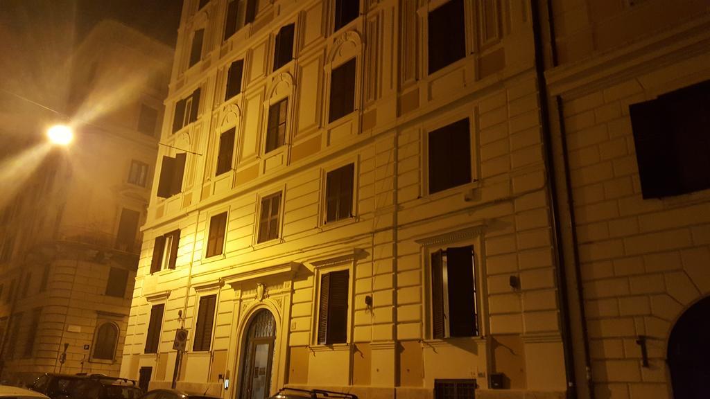 Una Finestra Su Monti Rome Luaran gambar
