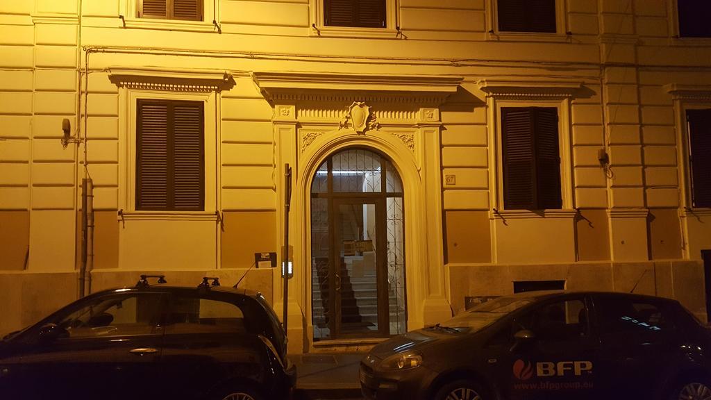 Una Finestra Su Monti Rome Luaran gambar
