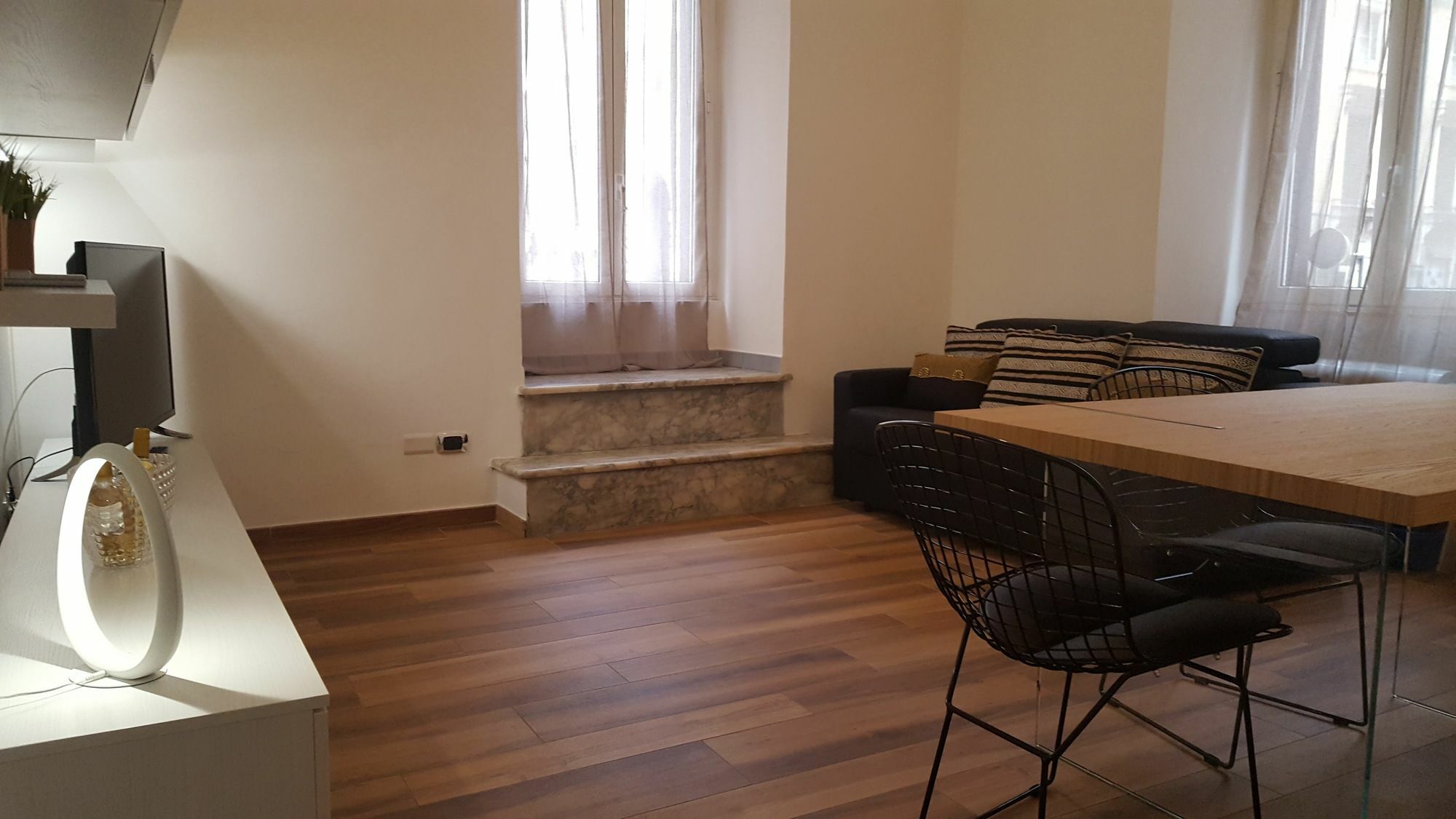 Una Finestra Su Monti Rome Luaran gambar